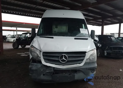 2015 Mercedes-Benz Sprinter 2500 High Roof из США, поврежденный, VIN WD3PE8DBXFP136415
